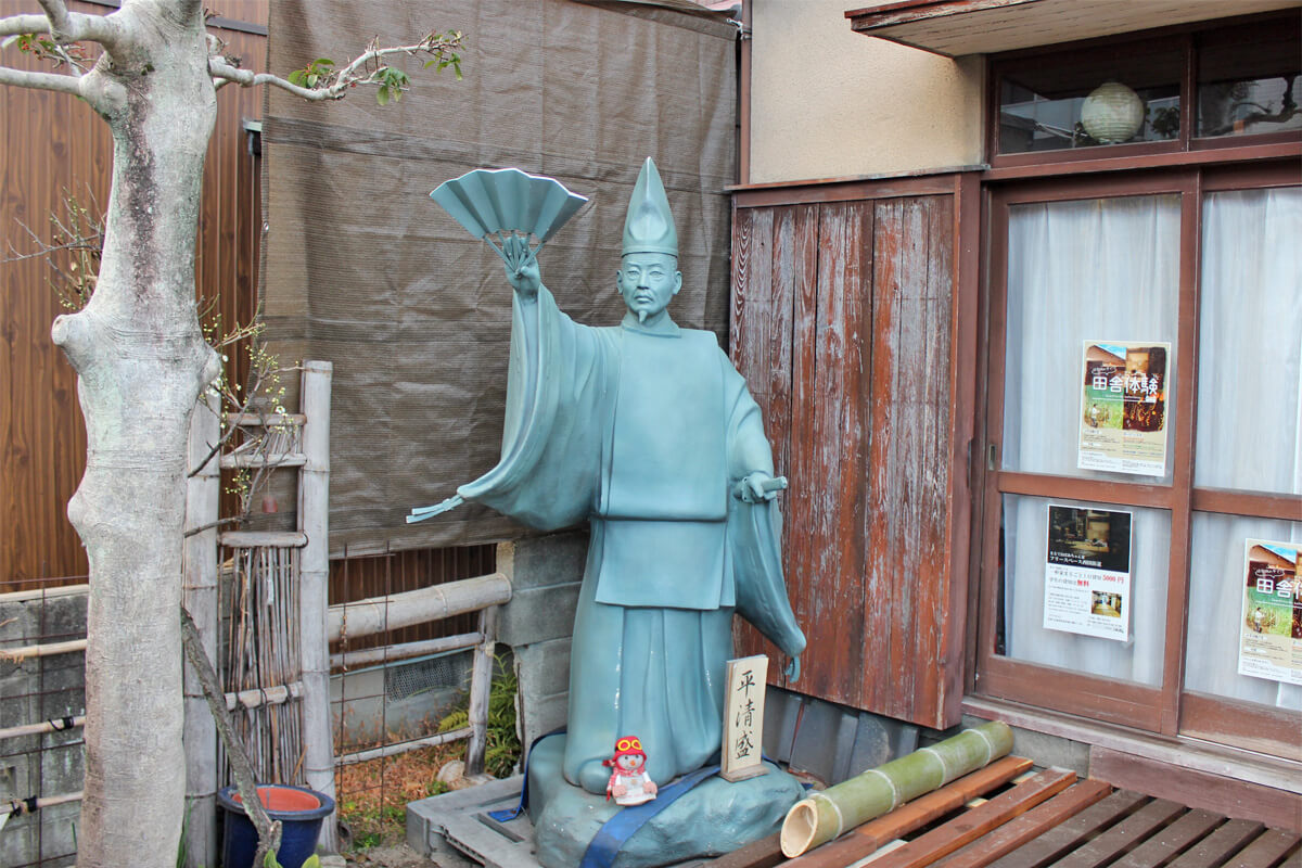 ナニコレ 住宅街に平清盛像 現る 公式 西広島タイムス 広島県西部 広島市 廿日市ほか の地域情報サイト